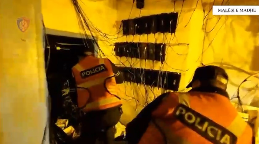 Zbulohen tre “shtëpi bari” në Shkodër, arrestohen dy kushërinjtë, në pranga edhe katër punonjës të OSHEE