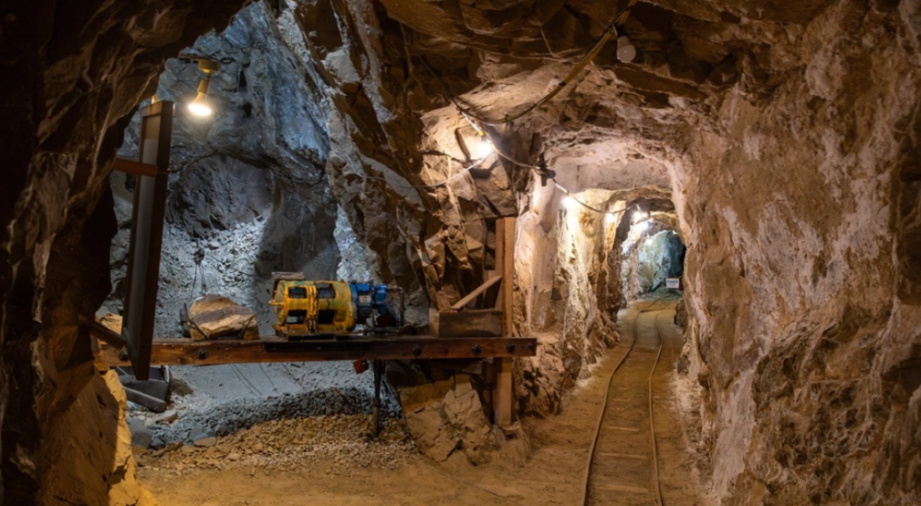 Zbulohet depozita më e madhe e arit në Kinë, rezervat vlerësohen 1,444 ton