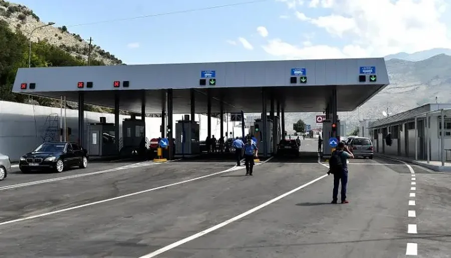 Zbulohet kamioni me marihuanë nga pala malazeze, pezullohen dy policë të kufirit