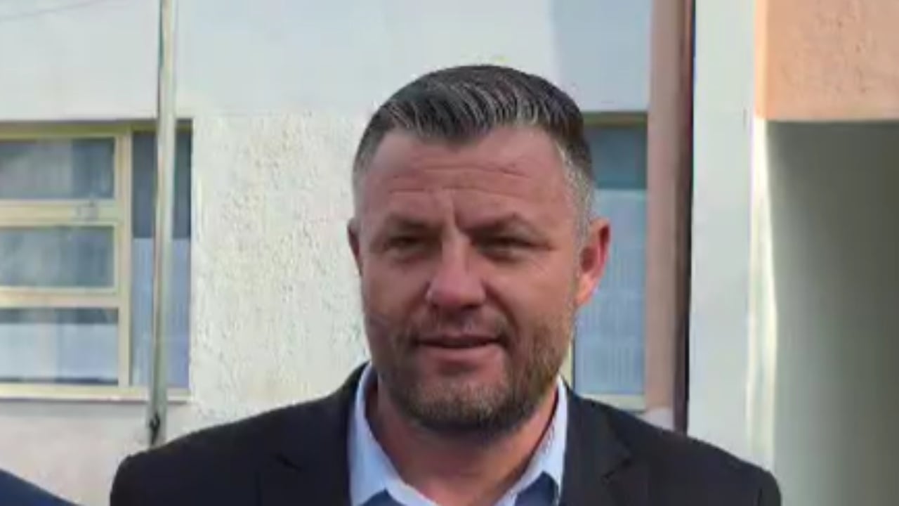 Zgjedhjet për kryebashkiak në Cërrik, voton kandidati i “Shqipëria Bëhet”, Eligert Hima thirrje zgjedhësve: Dilni dhe votoni