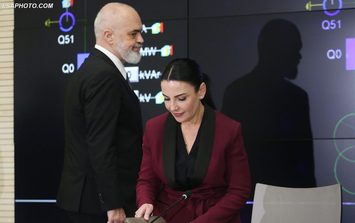 “Zhvatje e qytetarëve nga qeveria Rama & Balluku”/ Reagon ashpër Hoxha: Tuneli i Llogarasë, aferë e pastër korrupsioni.