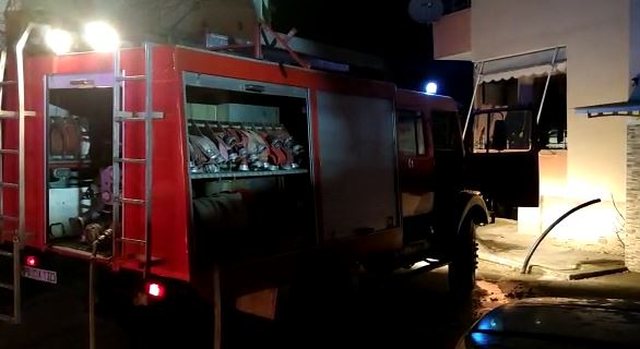 Zjarr në Memaliaj, shpërthen bombola e gazit në një shtëpi