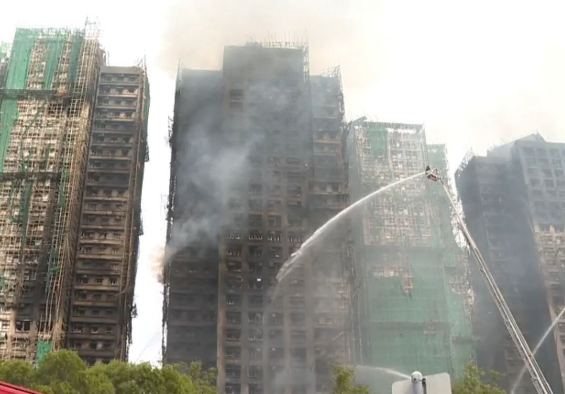 Zjarri në Hong-Kong tani raportohet se është nën kontroll