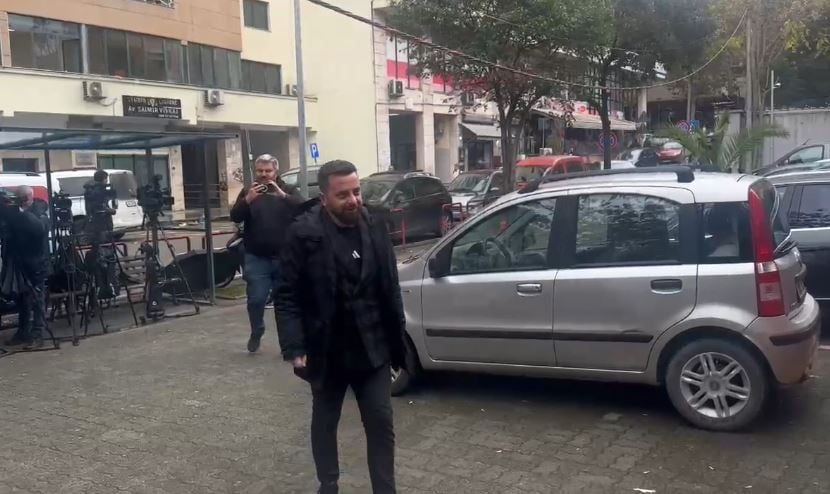 “Zjarrr… duhen nesër me firmë”/ Kryebashkiaku Erion Isai paraqitet sërish në SPAK për tenderat që po hetohet