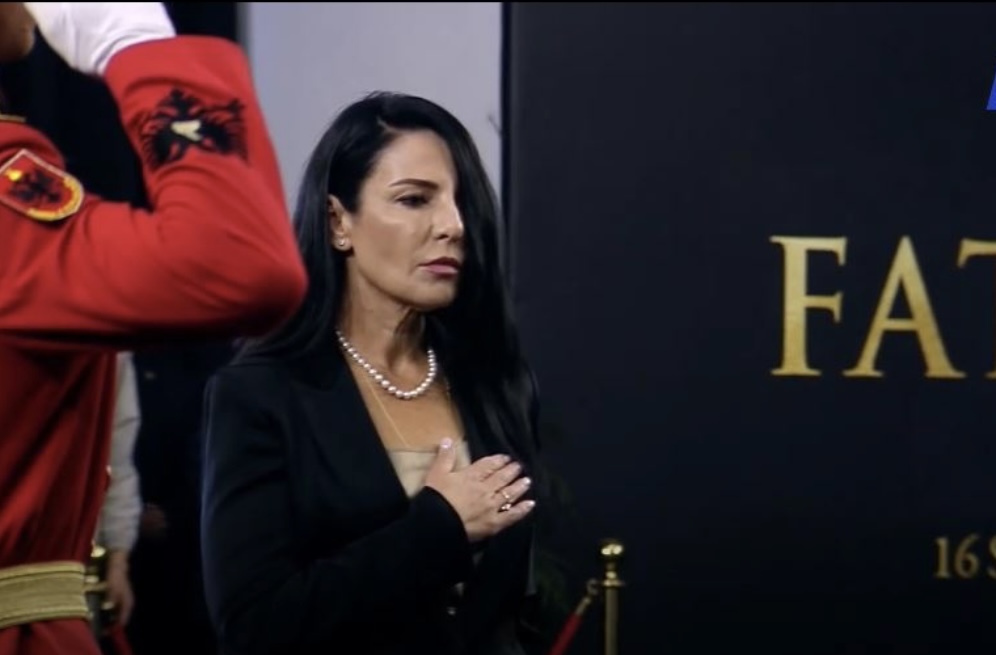 Zv/kryeministrja e vetmuar në ceremoni/ Belinda Balluku në homazhet për Nanon si e pandehur