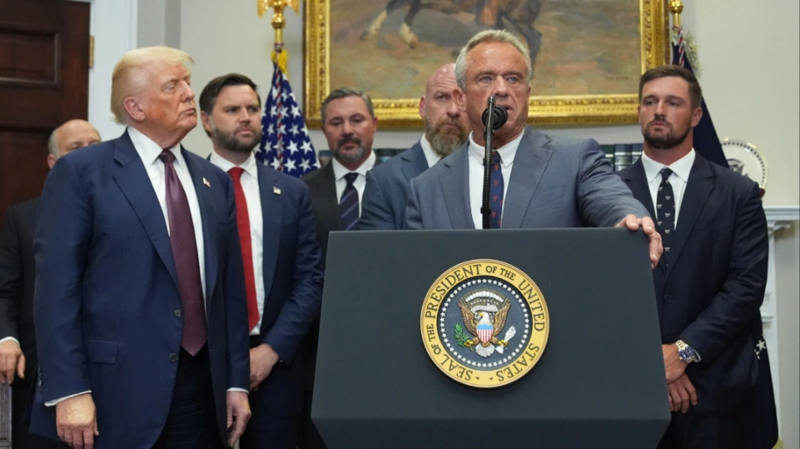 Administrata Trump konfirmon se po heton vdekjet e mundshme për shkak të vaksinave kundër COVID-