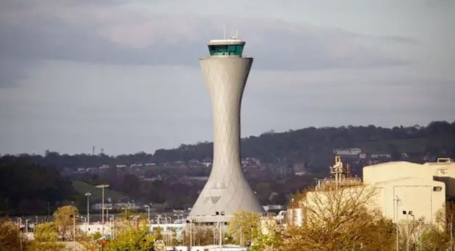 Aeroporti i Edinburgut pezullon të gjitha fluturimet! Shkak, problemet me sistemin e informacionit në kontrollin e trafikut ajror