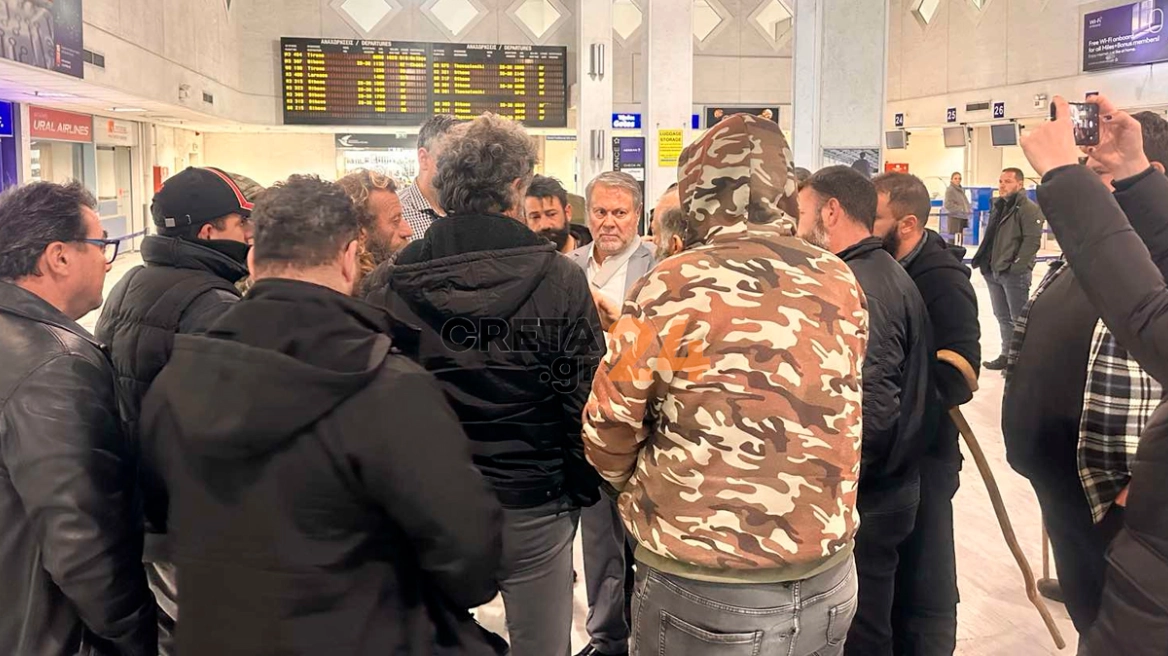 Aeroporti i Heraklionit rihapet, fermerët njoftojnë transferimin e bllokadës në rrugët kryesore