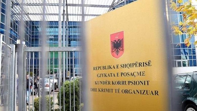 Akuzat për trafik ndërkombëtar narkotikësh, GJKKO lë në burg 10 anëtarët e grupit kriminal “Rraja”