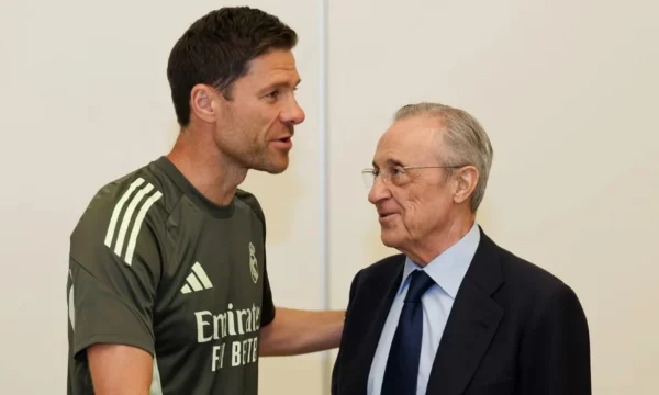 Alonso takohet me Perez, injoron zërat që thonë se do të largohet nga Reali i Madridit