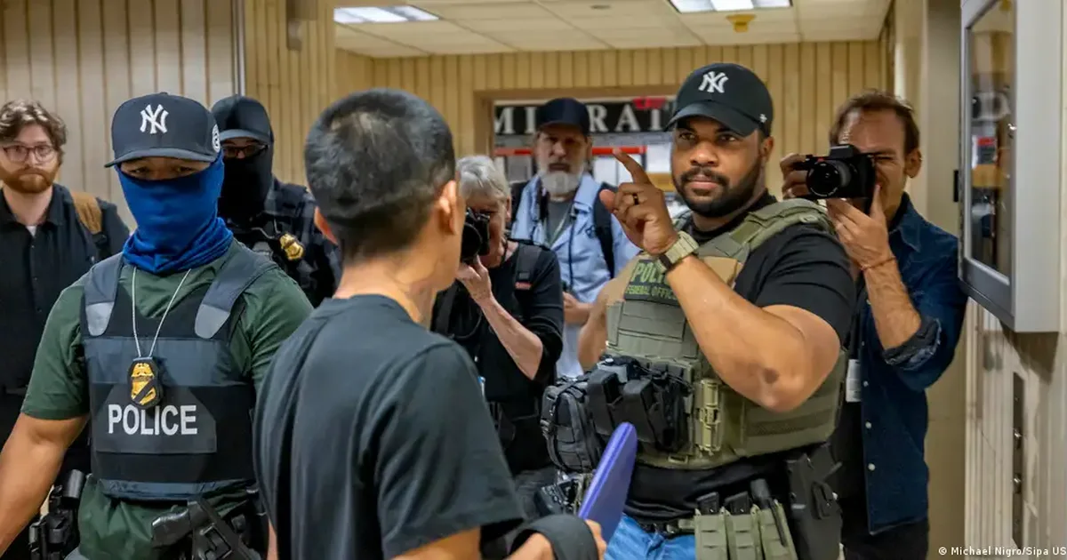 Analiza nga DW: Pse SHBA pezulloi aplikimet për imigrim për 19 shtete?