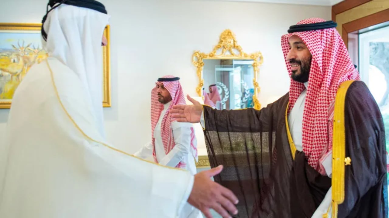 Arabia Saudite dhe Katari lidhin marrëveshjen hekurudhore/ Shkurtohet koha e transportit mes vendeve, priten rreth 10 milionë pasagjerë në vit