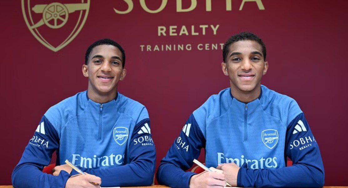 Arsenal zyrtarizon dy transferime… për vitin 2027