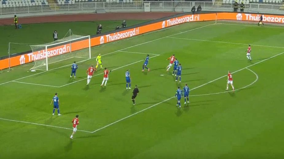 AZ Alkmaar depërton te mbrojtja e Dritës dhe shënon lehtë, por mëkati i madh sonte mbetet tribuna karshi gati bosh (VIDEO)