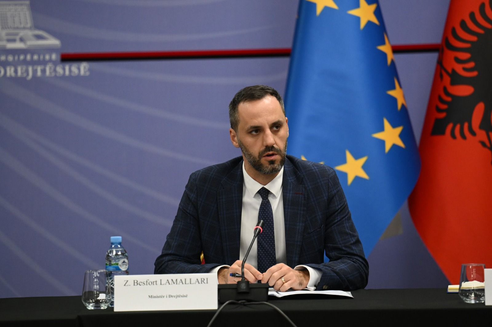 Balluku në Kushtetuese, Lamallari ndan fjalët e magjistratit italian: Mbrojtja e parimeve kushtetuese, detyrë e përditshme e çdo demokracie