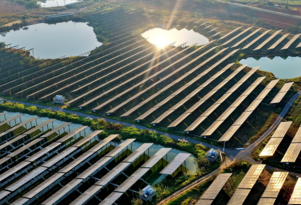 Bashkëpunim shumëpalësh në teknologjitë e gjelbra, për të përshpejtuar tranzicionin me karbon të ulët