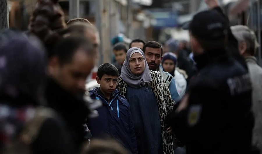 BE përditëson udhëzimet për azilin për refugjatët sirianë një vit pas rënies së Bashar al-Assad