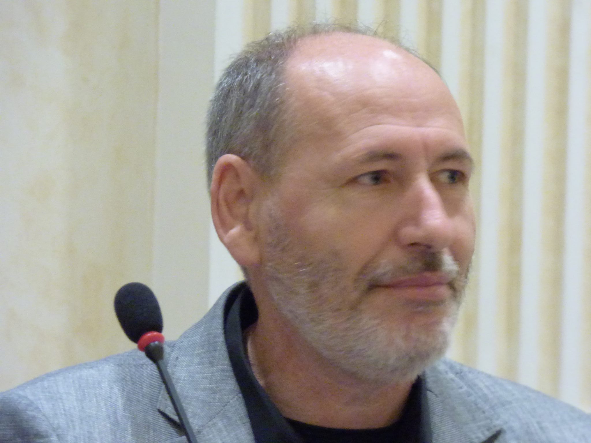 Begzad Baliu: Rrëfimi i nënës për shtëpinë e djegur në fshat