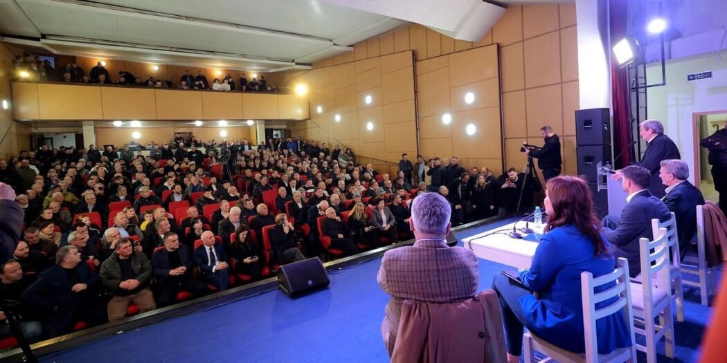 Berisha: Kjo nuk është betejë për partinë, por për Shqipërinë! Ky regjim është një kalbësirë dhe ne duhet t’i përvishemi që të bjerë