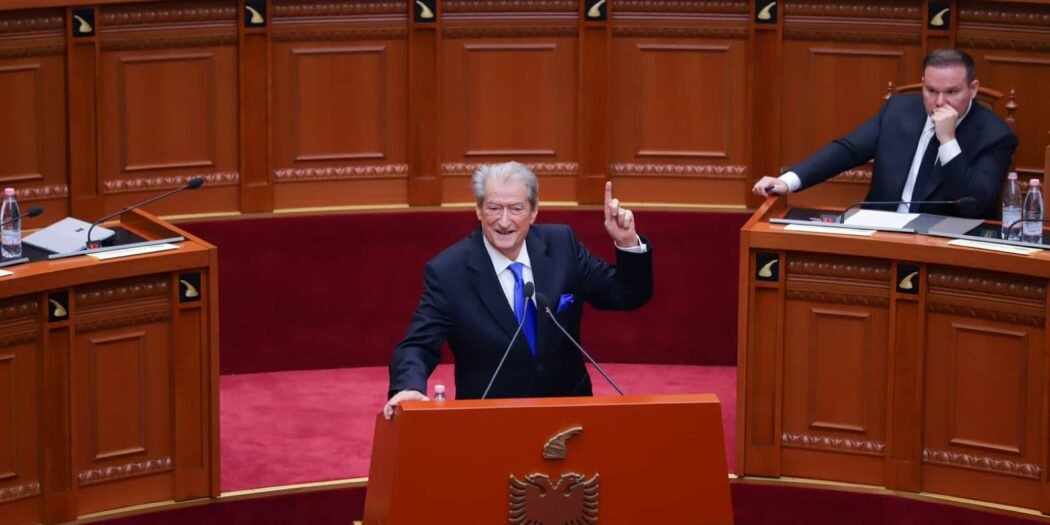 Berisha: Rama ka thënë se PS është një bordello, po nëse doni të shihni bordellon e vërtetë, shkoni te Skapi i partisë…