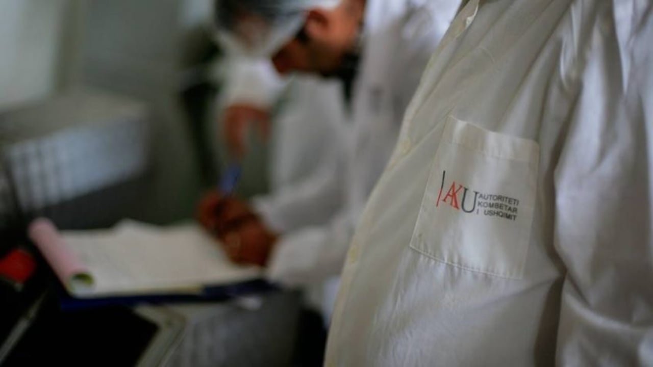 Bllokohet 51 ton misër nga Serbia, rezultuan me aflatoksinë/ Shkon në 15 numri i kamionëve të ndaluar