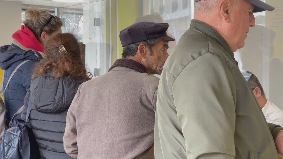 Bonusi i fundvitit, nis shpërndarja, përfitojnë mbi 762 mijë pensionistë/ 30 qershori afati i fundit për të bërë tërheqjen