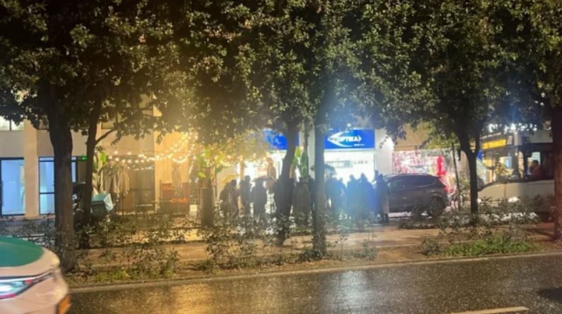 Bulevardi Zogu i Parë, Tiranë/ Aksident, makina përplas motorin