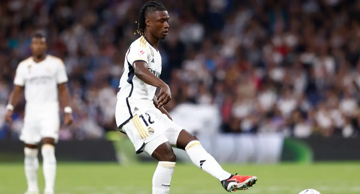 Camavinga “lodhet” me Alonson, afër largimit nga Real Madrid. Destinacioni i ri mund të jetë Liverpool