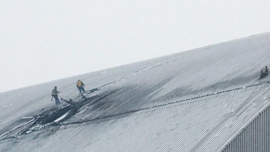 Dëmtohet mburoja mbrojtëse e centralit bërthamor të Çernobilit