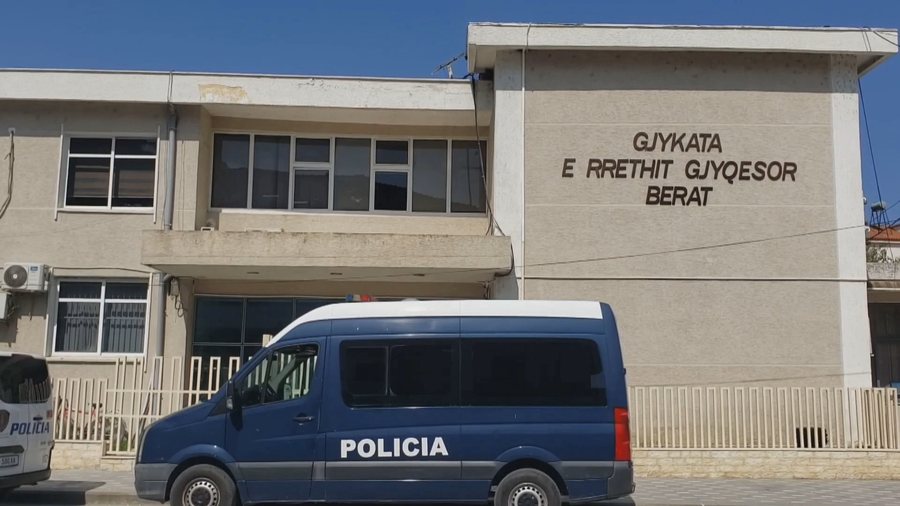 Detaje nga plagosja në Berat: Plumba 37-vjeçarit pas sherrit për parakalimin e makinave