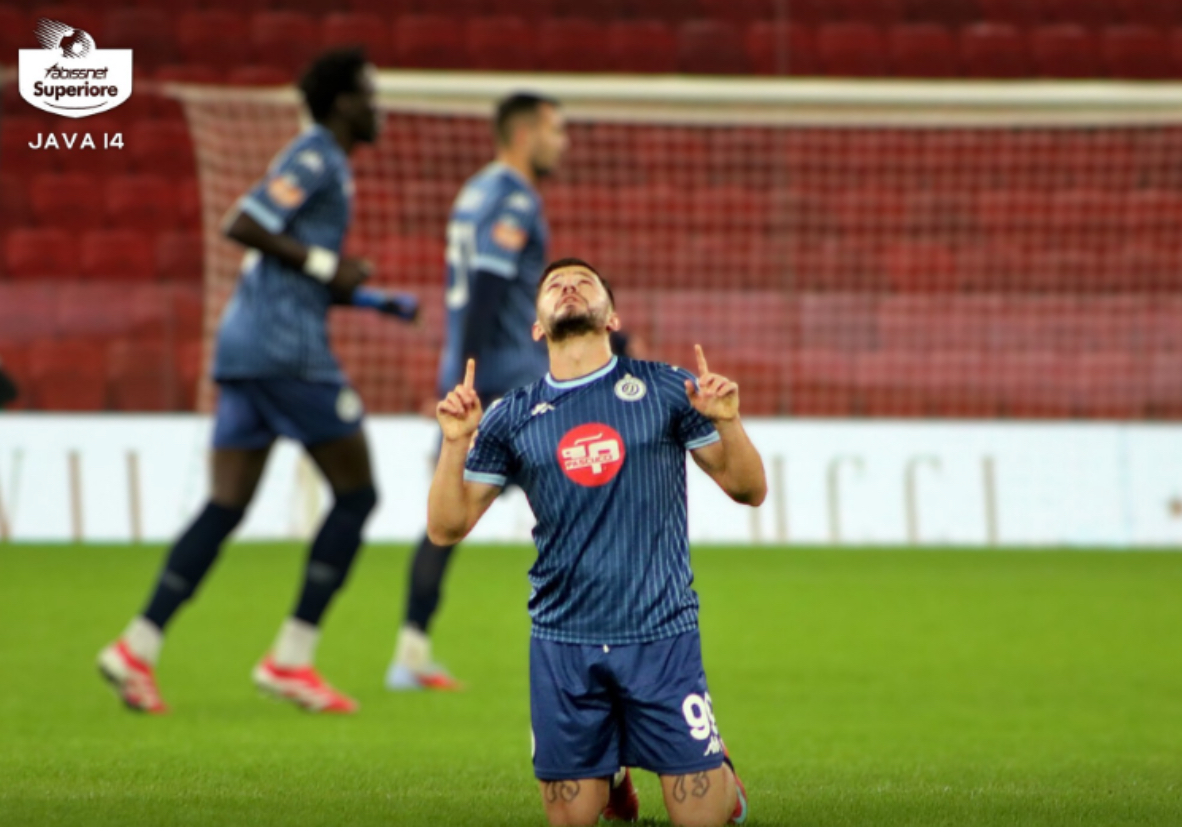 Dinamo “shpërfytyron” Tiranën, bardheblutë e pësojnë keq në derbi