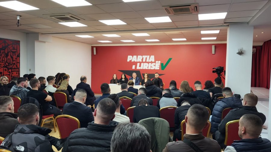 ‘Dita e Rinisë’/ Blushi: Skenar i trishtë! Shqiptarët punojnë 2-3 punë, por nuk blejnë dot një shtëpi