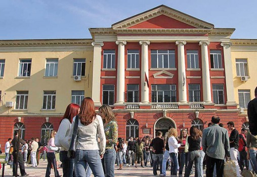 Dita e rinisë, pa të rinj! Në 13 vite tkurren me 45% nga emigracioni i lartë