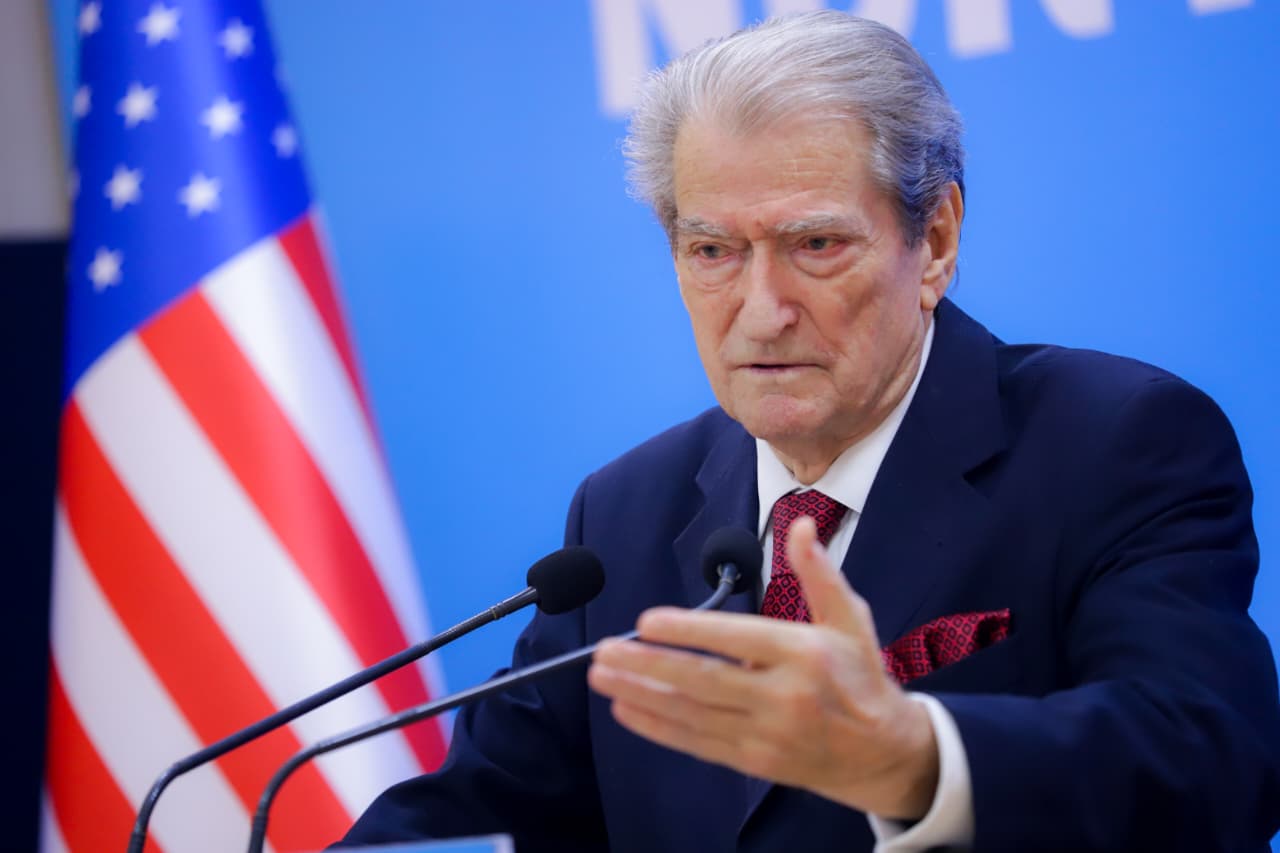 “Dumani, armik i pluralizmit”, Berisha sulmon kreun e SPAK dhe Ramën: Po synon të shpëtojë Ballukun