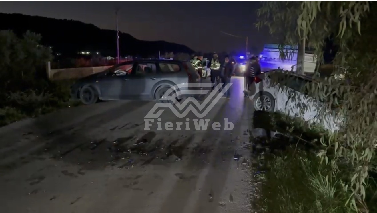 Dy makina përplasen kokë më kokë në aksin Fier–Ballsh, dy persona dërgohen me ambulancë drejt Spitalit të Fierit