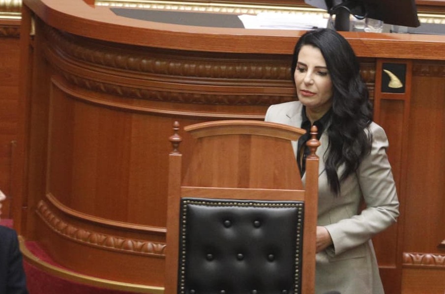 E akuzuar nga SPAK për shkelje të barazisë në tendera, BIRN: Balluku i është shmangur llogaridhënies në parlament