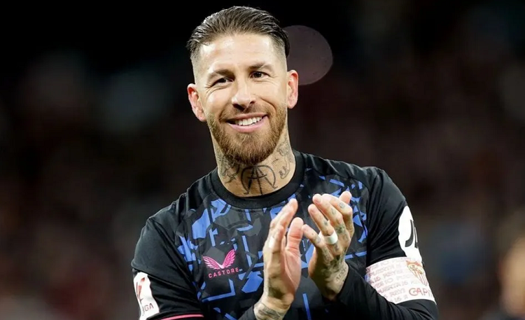 E BUJSHME: Sergio Ramos drejt transferimit në PL, zbulohet klubi i madh që po “josh” spanjollin