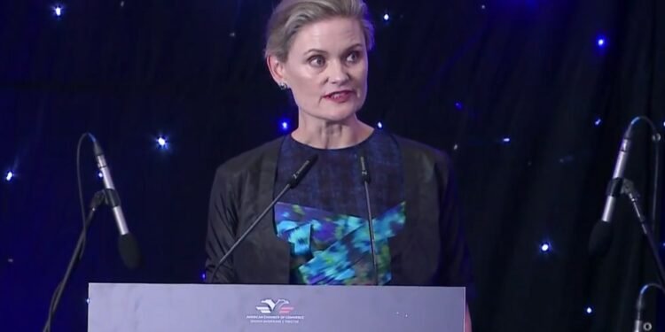 E ngarkuara me punë e SHBA në Tiranë: Trump inkurajon luftën kundër korrupsionit