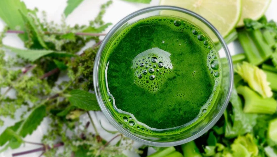 Efektiv për tensionin e gjakut, ja çfarë ndodh me trupin tuaj nëse e pini këtë lëng çdo ditë