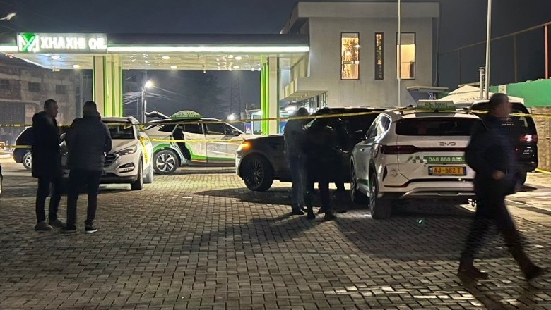Ekzekutimi i Mondi Mëhallës në Elbasan, arrestohet personi që përdori automjetin e autorëve, shoqërohet një tjetër