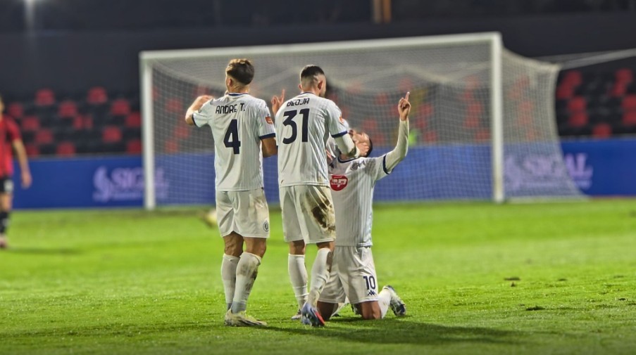 Elbasani nuk fal në shtëpi, Vllaznia në krizë. Dinamo me fitore të madhe në Vlorë