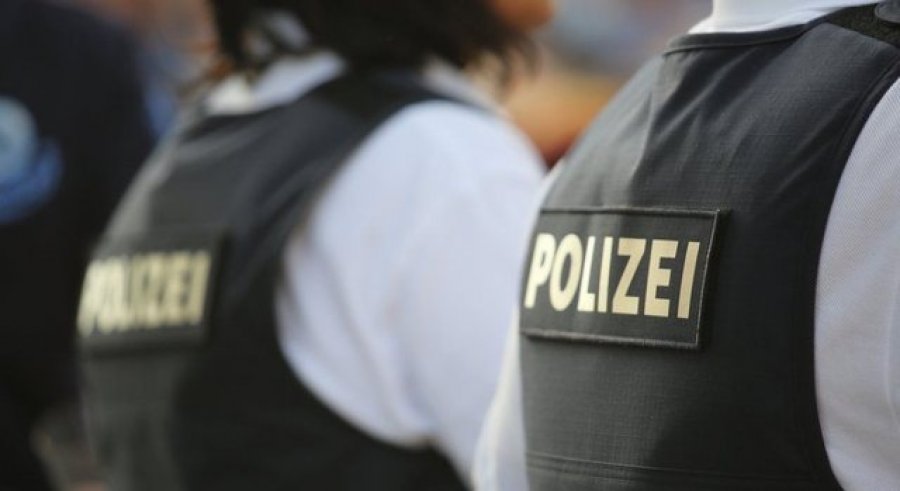 EMRAT/ Tentuan t’i iknin policisë, aksidentohen rëndë dy shqiptarët në Gjermani
