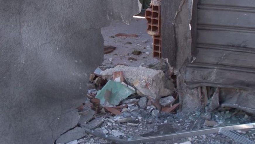 EMRI/ Shpërthim me tritol në një biznes reklamash në Shkodër, detajet e para