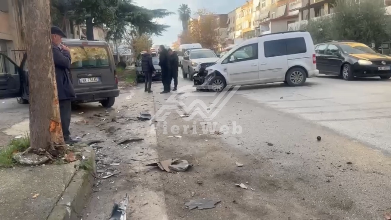 Fier – Aksident në Unazën Jugore, pranë UMB. Dergohet me urgjencë drejt Spitalit drejtuesi i mjetit.