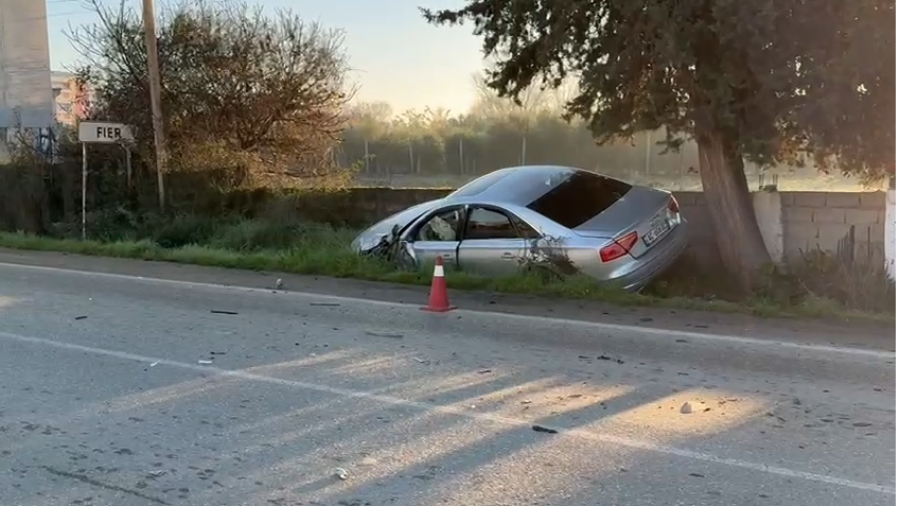 FIER/ Aksident te ‘Kthesa e Azotikut’, Audi del nga rruga pas përplasjes me autobusin