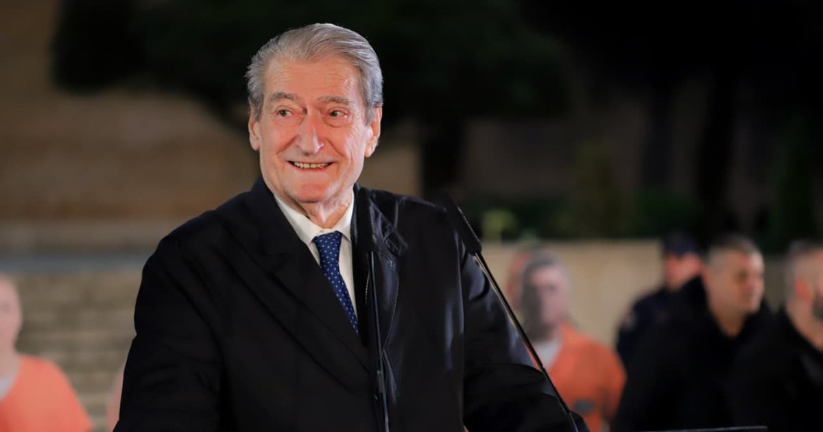 ‘Foltorja’ para Kryeministrisë! Berisha: Ne dalim nga ky shesh vetëm kur të shpëtojmë shqiptarët