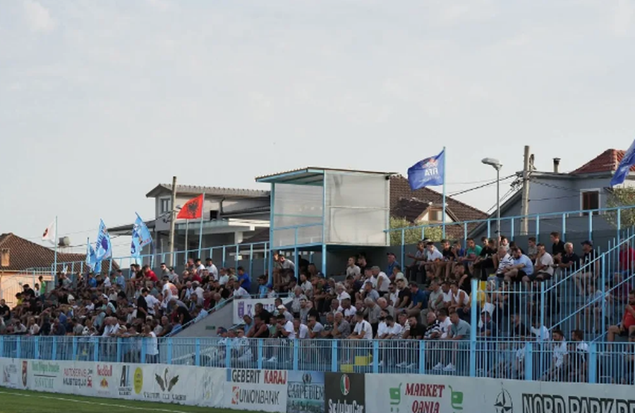 FOTO / Dhunë në Fushë-Krujë, sulmohen lojtarët e Skënderbeut dhe trajneri Gjoka
