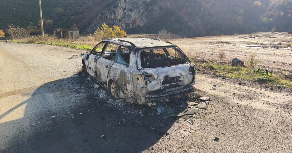 FOTO- Gjendet i shkrumbuar “Audi” në Mirakë, dyshohet se u përdor në vrasjen e biznesmenit Mëhalla