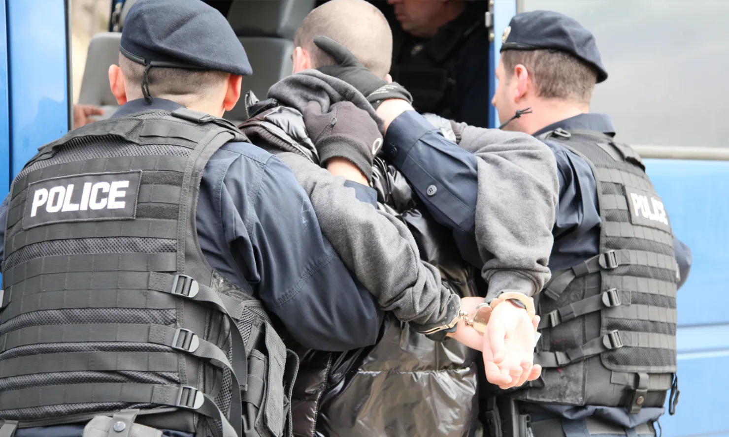 FOTOT/ “Më të këqijtë e më të këqijve”, 6 shqiptarë të rrezikshëm arrestohen nga Departamenti Amerikan i Sigurisë Kombëtare, ja për çfarë akuzohen