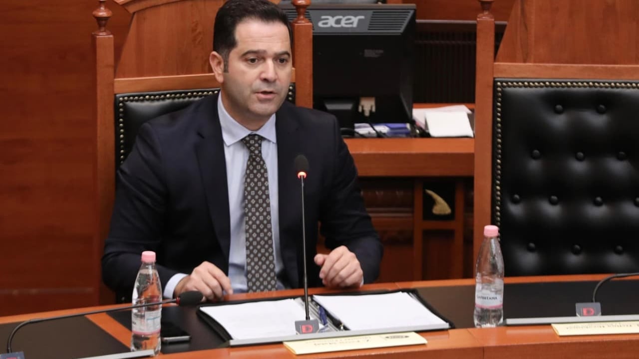 Fshehen përfituesit, Ministria e Financave nuk tregon listën e kompanive që iu falën 2 miliardë euro detyrime/ Ekspertët: Mungesa e llogaridhënies fsheh fajtorët